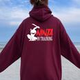Ninja In Training 面白い忍者誕生日ギフト 男性 女性 子供 レディース オーバーサイズ パーカー バックプリント Maroon