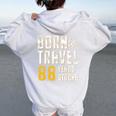 米寿祝い 旅行好き 父 母 男性 女性 88歳 レトロ おしゃれ 文字デザイン Born To Travel 長袖tシャツ レディース オーバーサイズ パーカー バックプリント White