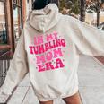 In My Tumbling Mom Era Tumbling Mom Lovers 母の日 長袖tシャツ レディース オーバーサイズ パーカー バックプリント Sand