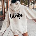 【Wife】妻 嫁 奥さん シンプル おしゃれ 英語 英文字 夫婦お揃い 結婚祝い カップル ペアルック おもしろ ペア レディース オーバーサイズ パーカー バックプリント Sand