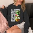 Be A Pineapple Wear A Crownweet Inside アロハ・ハワイパイナップル パーカー