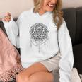 マンダラフラワー神聖幾何学フラクタルアート良い雰囲気 Hoodie