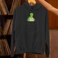 ポケットに入った亀 かわいいポケット ウミガメ Hoodie