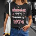 1974年1月から素晴らしい花、1974年1月の誕生日。 Tシャツ 彼女への贈り物
