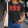 222 エンジェルナンバー Right Place Right Time Tシャツ 彼女への贈り物