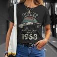 57歳の誕生日 1968年クラシックカー Tシャツ 彼女への贈り物