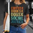 Coffee Books Dogsocial Justice Tシャツ 彼女への贈り物