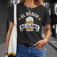 El Beber Me Llama Frase Divertida Amantes De La Cerveza In Mangas Camiseta unisex Regalos para ella