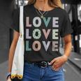 Gráfico Love Love Love Diseño Retro Con Mensaje Positivo Camiseta unisex Regalos para ella