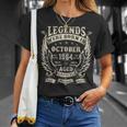 Legend Were Born In 1964 60歳の誕生日プレゼント 男性用 10月 Tシャツ 彼女への贈り物