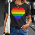 Lgbt レインボー・ハート・フラッグ ゲイ・バイ・ラブ・プライド月間 Lgbtq Tシャツ 彼女への贈り物