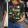 I Love Ireland。手描きアイルランドのランドマーク、旗、地図 Tシャツ 彼女への贈り物