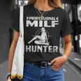 Milf Hunter シングルホットダディ アダルトジョーク Tシャツ 彼女への贈り物