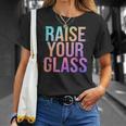 Raise Your Glass Pink Cheers Party Tシャツ 彼女への贈り物