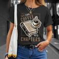I Turn Coffee Into Chapters 本の虫 読書 Tシャツ 彼女への贈り物