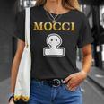 おもち Mocci 餅『おやつ ポップ』ブランド ロゴ パロディ お菓子 おやつ 面白い かわいい Tシャツ 彼女への贈り物