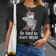 かわいいカワウソと魚と面白い言い方おかしいカワウソ Tシャツ 彼女への贈り物