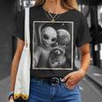 アライグマとエイリアンセルフィー、Ufo&地球写真、面白いエイリアン Tシャツ 彼女への贈り物