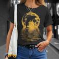 イルカ 海 夕日 月 反射 自然 恋人 ギフト Tシャツ 彼女への贈り物