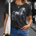 エレガントなアラビア馬のデザイン、馬好きに最適です。 Tシャツ 彼女への贈り物
