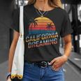カリフォルニア ドリーミング サンセット ヤシの木 街並み Tシャツ 彼女への贈り物