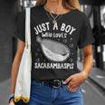サカバンバスピスの面白い魚ミームが大好きなジャスト・ア・ボーイ Tシャツ 彼女への贈り物