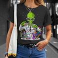 スペースエイリアンケミストリーティーチャーサイエンティストケミストサイエンススクール面白いエイリアン Tシャツ 彼女への贈り物
