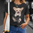 チワワ犬愛好家のためのポケットに入った面白いチワワ犬。 Tシャツ 彼女への贈り物
