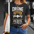 ドローンパイロットはモデル飛行機のパイロットのドローンを引き起こす Tシャツ 彼女への贈り物