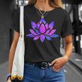 ピンクと紫の蓮の花 Tシャツ 彼女への贈り物