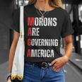 モロンはアメリカを支配している政治的ユーモアの自由のスピーチ Tシャツ 彼女への贈り物