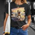 ラブラドールオンザビーチ、ラボ、犬、ラブラドール子犬 Tシャツ 彼女への贈り物