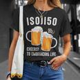 五十歳 五十路 ビール好き 酒好き 父 母 男性 女性 50歳お祝い Cheers To Embracing Life Tシャツ 彼女への贈り物
