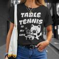 卓球をするクールな猫 Tシャツ 彼女への贈り物