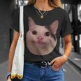 微笑む猫のミームベルーガ Tシャツ 彼女への贈り物