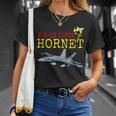 愛国的なアメリカ海軍「FA-18 スーパーホーネット」 In Action。 Tシャツ 彼女への贈り物