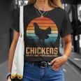 朝ごはんを食べるペット、ニワトリ Tシャツ 彼女への贈り物