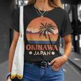 沖縄 Japan ヤシの木 夏休み 日本観光 Tシャツ 彼女への贈り物