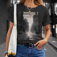 白黒写真 街の街の夕焼け写真 Tシャツ 彼女への贈り物