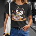箸でラーメンを食べるかわいいペンギン Tシャツ 彼女への贈り物