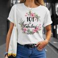 101歳&素晴らしいフローラルパーティーハッピー101歳の誕生日 Tシャツ 彼女への贈り物
