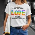 Celebrating Love Lgbtq ゲイプライドグッズ レズビアンレインボー Tシャツ 彼女への贈り物