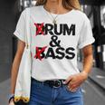 Drum And Bass Rum & Ass Tシャツ 彼女への贈り物