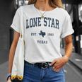 Lonetar Texas Tx ヴィンテージ アスレチック ネイビー スポーツデザイン Tシャツ 彼女への贈り物