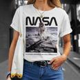 Nasaアポロ11号の月面宇宙飛行士の有名なワームロゴ Tシャツ 彼女への贈り物