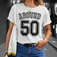 【バックプリント・背中側】Around 50 アラフィフ（五十歳 50才）ユニフォーム風 50代 誕生日プレゼント 面白 Tシャツ 彼女への贈り物