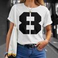 タイポグラフィ 太字 ステンシル 8番 数字 8 Tシャツ 彼女への贈り物