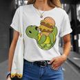 ハンバーガーを食べるかわいいカメ 面白いハンバーガー 長袖tシャツ Tシャツ 彼女への贈り物