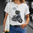 バイクに乗る面白いパグ犬レッツライド Tシャツ 彼女への贈り物