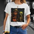 ビッグフットエイリアン 面白い ハロウィン トリック ドア カメラビュー 長袖tシャツ Tシャツ 彼女への贈り物